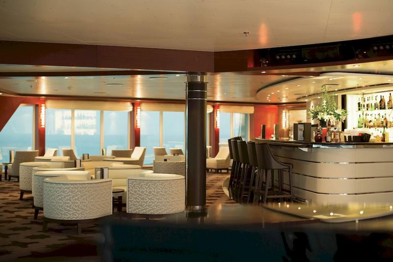 Seven Seas Voyager Observation Lounge